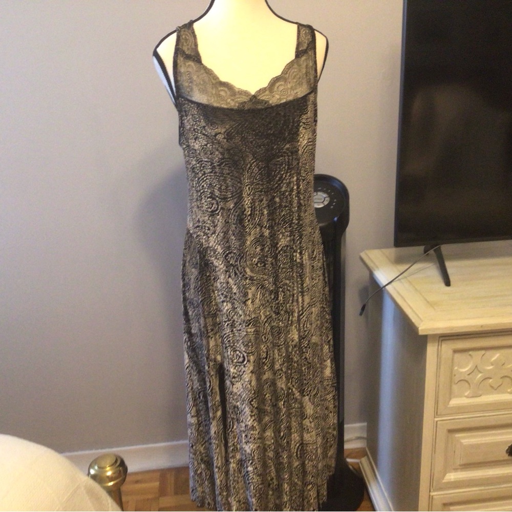 Elegant Black Lace Nightgown